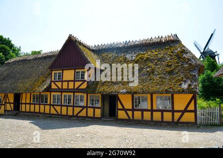 Lyngby, Danemark - juillet 2021 : ancienne usine de Watermill, d'Ellested on East Funen, exposée au Vieux Danemark, musée en plein air (Frilandsmuseet) Banque D'Images