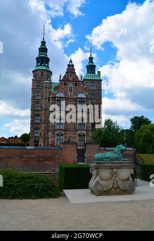 Copenhague, Danemark - juillet 2021 : extérieur du magnifique château de Rosenborg (Rosenborg Slot) Banque D'Images