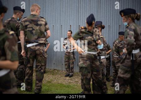 Versailles, France. 09e juillet 2021. Les troupes participent à une répétition de la Bastille Day Parade du 14 juillet des troupes à pied dans la base militaire Satoire de Versailles, près de Paris, le 9 juillet 2021. Photo de Raphael Lafargue/ABACAPRESS.COM crédit: Abaca Press/Alay Live News Banque D'Images