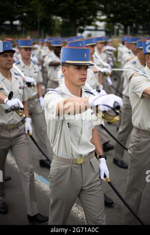 Versailles, France. 09e juillet 2021. Les troupes participent à une répétition de la Bastille Day Parade du 14 juillet des troupes à pied dans la base militaire Satoire de Versailles, près de Paris, le 9 juillet 2021. Photo de Raphael Lafargue/ABACAPRESS.COM crédit: Abaca Press/Alay Live News Banque D'Images