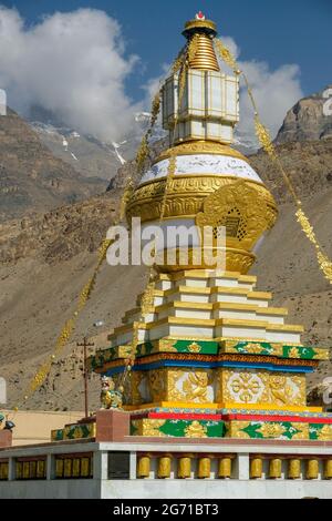 Tabo, Inde - juin 2021: Grande stupa du monastère de Tabo dans le village de Tabo le 1er juillet 2021 dans la vallée de Spiti, Himachal Pradesh, Inde. Banque D'Images