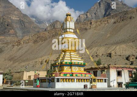 Tabo, Inde - juin 2021: Grande stupa du monastère de Tabo dans le village de Tabo le 1er juillet 2021 dans la vallée de Spiti, Himachal Pradesh, Inde. Banque D'Images