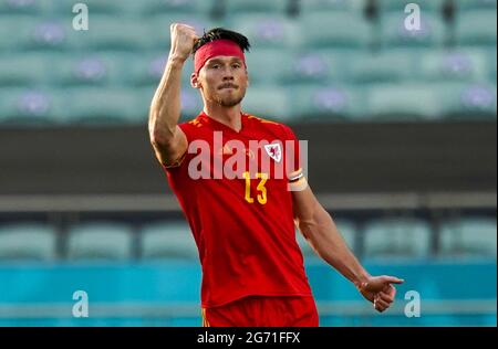 Photo du dossier datée du 12-06-2021, Kieffer Moore, pays de Galles, célèbre le premier but de leur partie lors du match de l'UEFA Euro 2020 Group A au stade olympique de Bakou, en Azerbaïdjan. Date de publication : samedi 10 juillet 2021. Banque D'Images