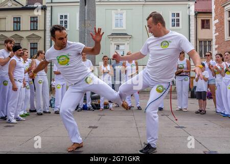 Spectacle de capoeira à Cracovie (Pologne) Banque D'Images