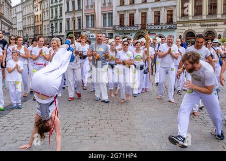 Spectacle de capoeira à Cracovie (Pologne) Banque D'Images