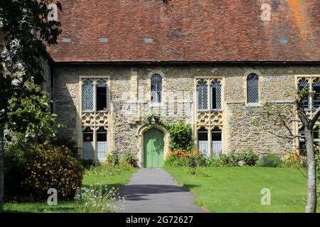 Minster Abbey sur Church Street à Minster près de Ramsgate, Kent, Angleterre, Royaume-Uni Banque D'Images