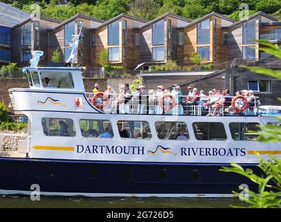 Les bateaux à aubes de Dartmouth « Château de Cardiff » quittent Totnes sur la rivière Dart. Les passagers portent un masque facial pendant la pandémie du coronavirus. Banque D'Images