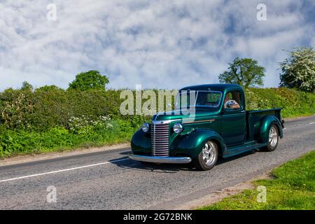 Pick-up 1939 W Chevrolet vert 3 30 en route pour le spectacle de voitures Capesthorne Hall Classic May, Cheshire, Royaume-Uni Banque D'Images