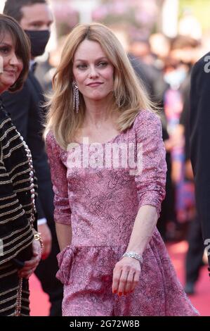 Vanessa Paradis participe à la première de son vivant dans le cadre du 74e Festival international du film de Cannes, France, le 10 juillet 2021. Photo d'Aurore Marechal/ABACAPRESS.COM Banque D'Images