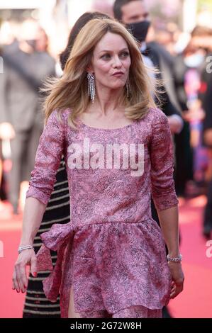 Vanessa Paradis participe à la première de son vivant dans le cadre du 74e Festival international du film de Cannes, France, le 10 juillet 2021. Photo d'Aurore Marechal/ABACAPRESS.COM Banque D'Images