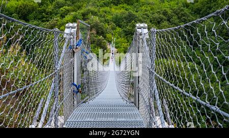 Vue sur le pont tibétain de Laviano, Campanie, Italie Banque D'Images