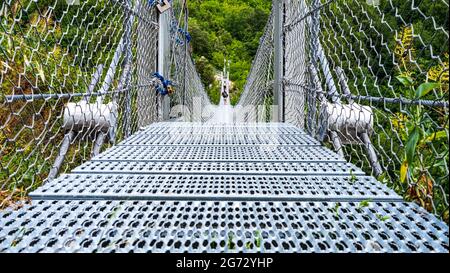 Vue sur le pont tibétain de Laviano, Campanie, Italie Banque D'Images