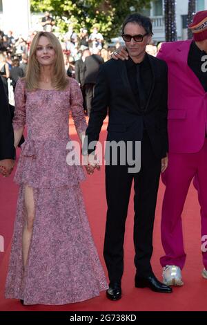 Vanessa Paradis et Samuel Benchetrit participant à la première de son vivant dans le cadre du 74e Festival international du film de Cannes, France, le 10 juillet 2021. Photo d'Aurore Marechal/ABACAPRESS.COM Banque D'Images