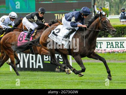 Elmont, New York, États-Unis. 10 juillet 2021. 10 juillet 2021 : le Ballet Bolchoï (IRE), monté par Ryan Moore, remporte la course 2021 du Derby de Belmont G1 au parc Belmont à Elmont, NY. Sophie Shore/ESW/CSM/Alay Live News Banque D'Images