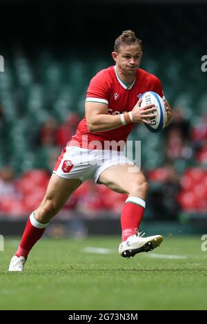 Cardiff, Royaume-Uni. 10 juillet 2021. Hallam Amos du pays de Galles en action. Rugby international friendly, pays de Galles v Argentine, match de la série d'été au stade de la Principauté à Cardiff le samedi 10 juillet 2021. photo par Andrew Orchard/Andrew Orchard photographie sportive crédit: Andrew Orchard photographie sportive/Alamy Live News Banque D'Images