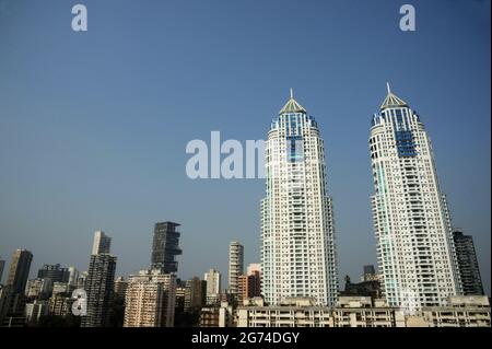 Mumbai l'Impérial est une tour à deux tours par le complexe résidentiel de gratte-ciel Shapoorji Pallonji Tardeo Mumbai qui est l'un des plus hauts bâtiments achevés Banque D'Images