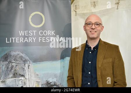 Bantry, West Cork, Irlande. 10 juillet 2021. Le West Cork Literary Festival commence trois jours d'événements en plein air avec de nombreux écrivains . Photo ci-dessous auteur de livre Rónán Hession. Crédit: Karlis Dzjamko/Alay Live News Banque D'Images