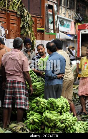 Mumbai Inde Banana vendeur sur le marché de mumbai Banque D'Images