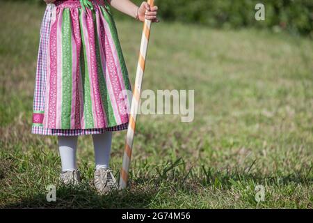 Jeunes enfants en costume typique lors d'une fête locale d'automne à Val Isarco ( Tyrol du Sud ) Banque D'Images