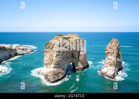 Raouche Rocks Pigeon Rocks à Beyrouth, Liban Banque D'Images