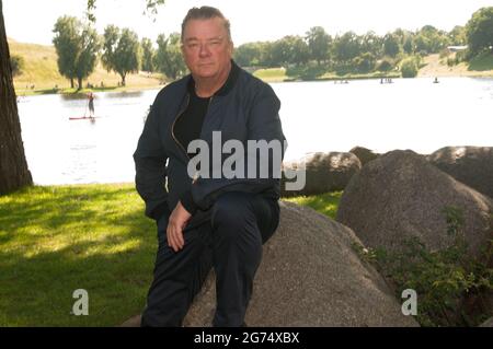 L'acteur Peter Kurth vu à 'Kino am Olympiasee' avant la projection de sa nouvelle série 'Glauben' de Ferdinand von Schirach pendant le Filmfest München Banque D'Images