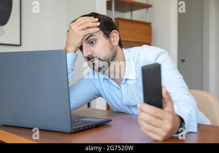 portrait d'un homme en colère d'âge moyen Banque D'Images