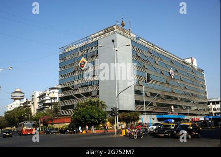 Mumbai; Maharashtra; Inde- Asie; mars; 2015 : porte de l'église chemin de fer occidental terminus local Ministère de chemin de fer indien bombay Banque D'Images