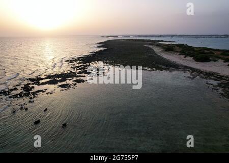 Porto Cesareo est une commune italienne de la province de Lecce dans la région des Pouilles, dans le sud-est de l'Italie.Scinnute, Laguna de Porto Cesareo Banque D'Images