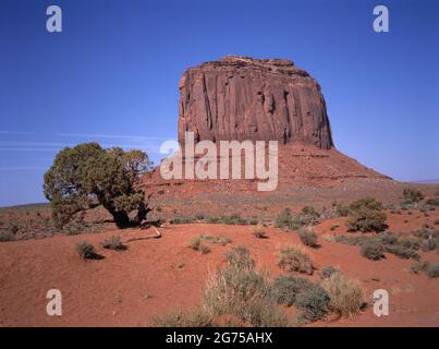 USA. De l'Arizona. Monument Valley. Merrick Butte rock formation. Banque D'Images