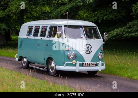 1962 60s vert VW Volkswagen Caravan 1500cc vintage classique voiture rétro liberté conducteur véhicule automobile Banque D'Images