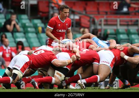 Cardiff, Royaume-Uni. 10 juillet 2021. Kieran Hardy du pays de Galles en action. Rugby international friendly, pays de Galles v Argentine, match de la série d'été au stade de la Principauté à Cardiff le samedi 10 juillet 2021. photo par Andrew Orchard/Andrew Orchard photographie sportive crédit: Andrew Orchard photographie sportive/Alamy Live News Banque D'Images