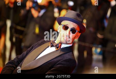 Cannes, Frankreich. 10 juillet 2021. Cannes, France - 10 juillet 2021 : Festival de Cannes, film « Flag Day » avec l'artiste français JR/dpa/Alay Live News Banque D'Images