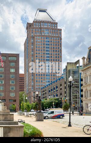 One South Street est un gratte-ciel de 31 étages situé dans le centre-ville de Baltimore, construit en 1992, anciennement Commerce place et Alex Brown Building. Banque D'Images