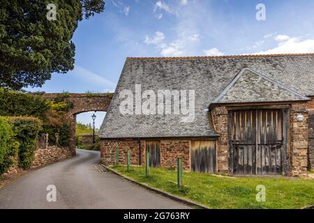 La deuxième année du XIVe siècle a inscrit la Grange de la dîme à Dunster, Somerset, en Angleterre. Banque D'Images