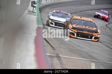 Hampton, GA, États-Unis. 11 juillet 2021. Kurt Busch, pilote de la série NASCAR Cup, conduit le GEARWRENCH Chevrolet en haut de l'avant tout droit pendant le Quaker State 400 présenté par Walmart au Atlanta Motor Speedway à Hampton, en Géorgie. Austin McAfee/CSM/Alamy Live News Banque D'Images