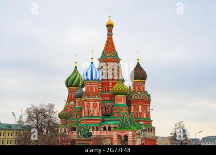 La Cathédrale de Vasily la Bienheureuse, église orthodoxe sur la place Rouge de Moscou. La cathédrale Saint-Basile a été classée au patrimoine mondial de l'UNESCO. 2 mars Banque D'Images