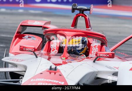 New York, NY - 11 juillet 2021: Sergio Sette Camara (7) de L'écurie DRAGON / PENSKE AUTOSPORT au cours de la deuxième journée de course de l'ABB Formule E World Championship New York E-Prix en Red Hook Banque D'Images