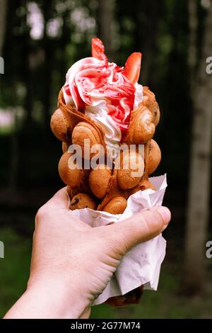 Gaufre à bulles de Hong Kong avec crème glacée. Banque D'Images