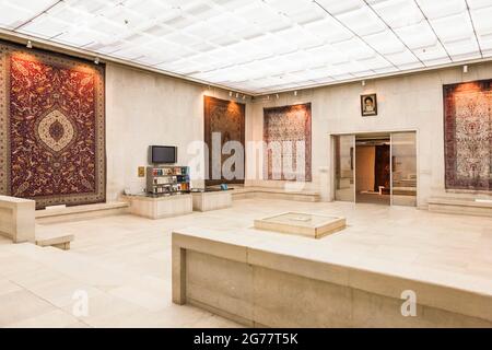 Intérieur de la galerie, Musée du tapis d'Iran, variété de tapis persans, Téhéran, Iran, Perse, Asie occidentale, Asie Banque D'Images