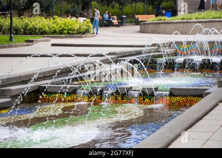 Tbilissi, Géorgie - 11 juillet 2021 : fontaine dans le parc Banque D'Images