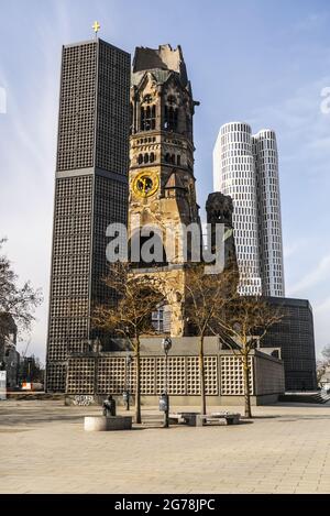 Célèbre Kaiser Wilhelm Memorial Church à Berlin - photographie de voyage Banque D'Images