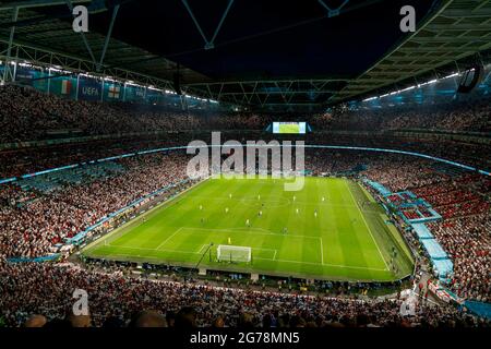 Londres, Royaume-Uni. 11 juillet 2021. Une vue d'ensemble du jeu lors du match de finale de l'UEFA Euro 2020 entre l'Italie et l'Angleterre au stade Wembley le 11 juillet 2021 à Londres, en Angleterre. (Photo de Daniel Chesterton/phcimages.com) Credit: PHC Images/Alamy Live News Banque D'Images