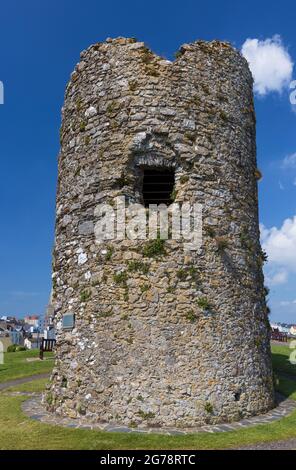 La tour du château de Tenby sur Castle Hill, Tenby, Pembrokeshire, pays de Galles, Royaume-Uni Banque D'Images