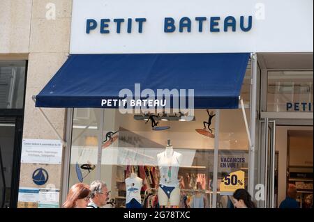 Une enseigne de petit BATEAU, le 12 juillet 2021 à Cannes, France. Photo de David Niviere/ABACAPRESS.COM Banque D'Images