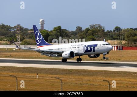 LOT - Polish Airlines Boeing 737-8 MAX (REG: SP-LVC) arrivant de Varsovie. Banque D'Images