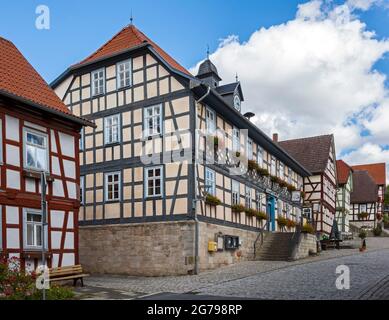 Ummerstadt est (2019) la plus petite ville de Thuringe. La vieille ville historique d'Ummerstadt, où se trouvent de nombreuses maisons à colombages, est un bâtiment classé. La place du marché avec l'hôtel de ville historique, qui est maintenant utilisé comme un restaurant, est particulièrement intéressant à voir. Banque D'Images