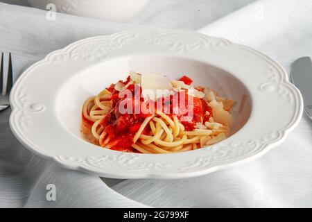 Spaghetti à la sauce tomate, maison, végétarien Banque D'Images