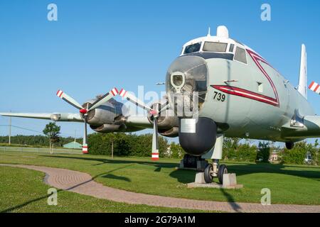 CP-107 Argus Airplane au parc patrimonial de la Force aérienne à Summerside, Île-du-Prince-Édouard, Canada. Banque D'Images
