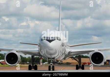 Vol autodéfense de la Force aérienne du Japon Boeing KC-767J avion de transport de ravitaillement en carburant 07-3604, basé sur le Boeing 767. À RAF Fairford pour RIAT Banque D'Images