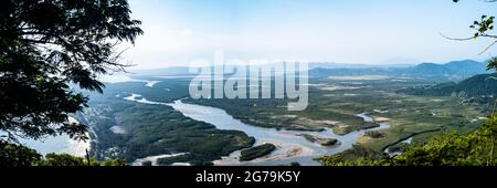 maringaia restinga vue du sommet de la pierre télégraphique dans le bar guatiba à rio de janeiro, brésil Banque D'Images